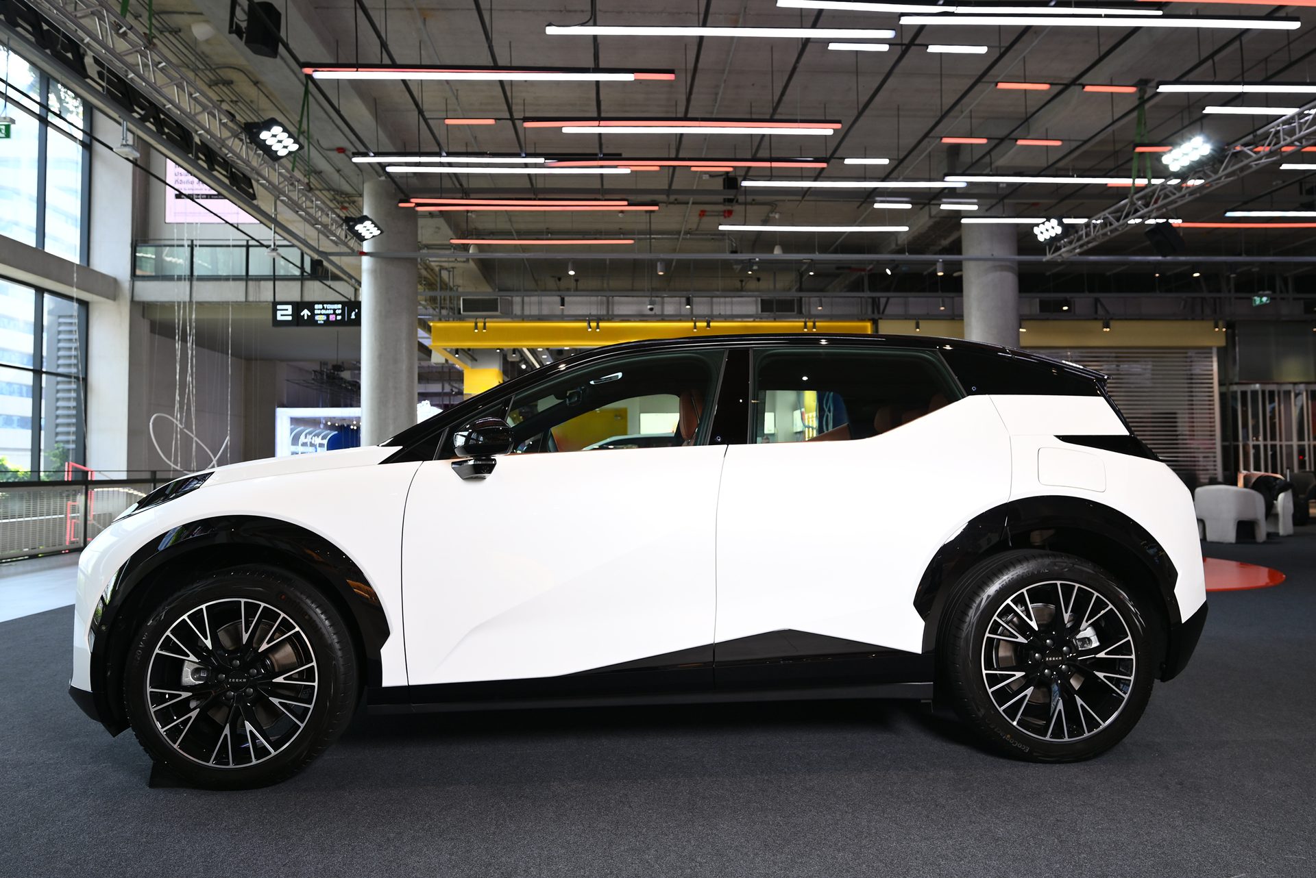 รูปภาพ ซีเคอร์ Zeekr X Standard ปี 2026