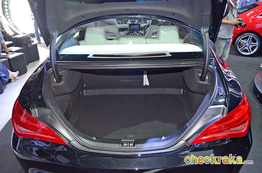 รูปภาพ เมอร์เซเดส-เบนซ์ Mercedes-benz CLA-Class CLA 200 Urban ปี 2015