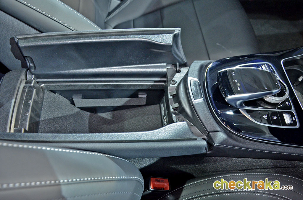 รูปภาพ เมอร์เซเดส-เบนซ์ Mercedes-benz E-Class E 220 D AMG Dynamic ปี 2017