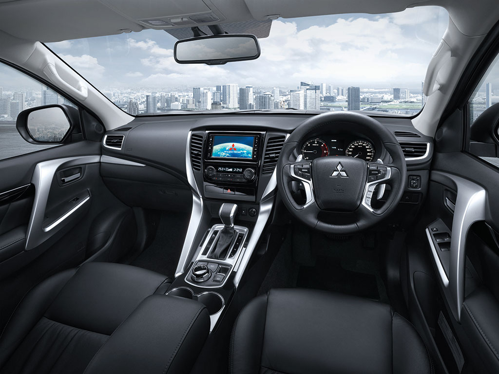 รูปภาพ มิตซูบิชิ Mitsubishi Pajero Sport 4WD GT Premium ปี 2017