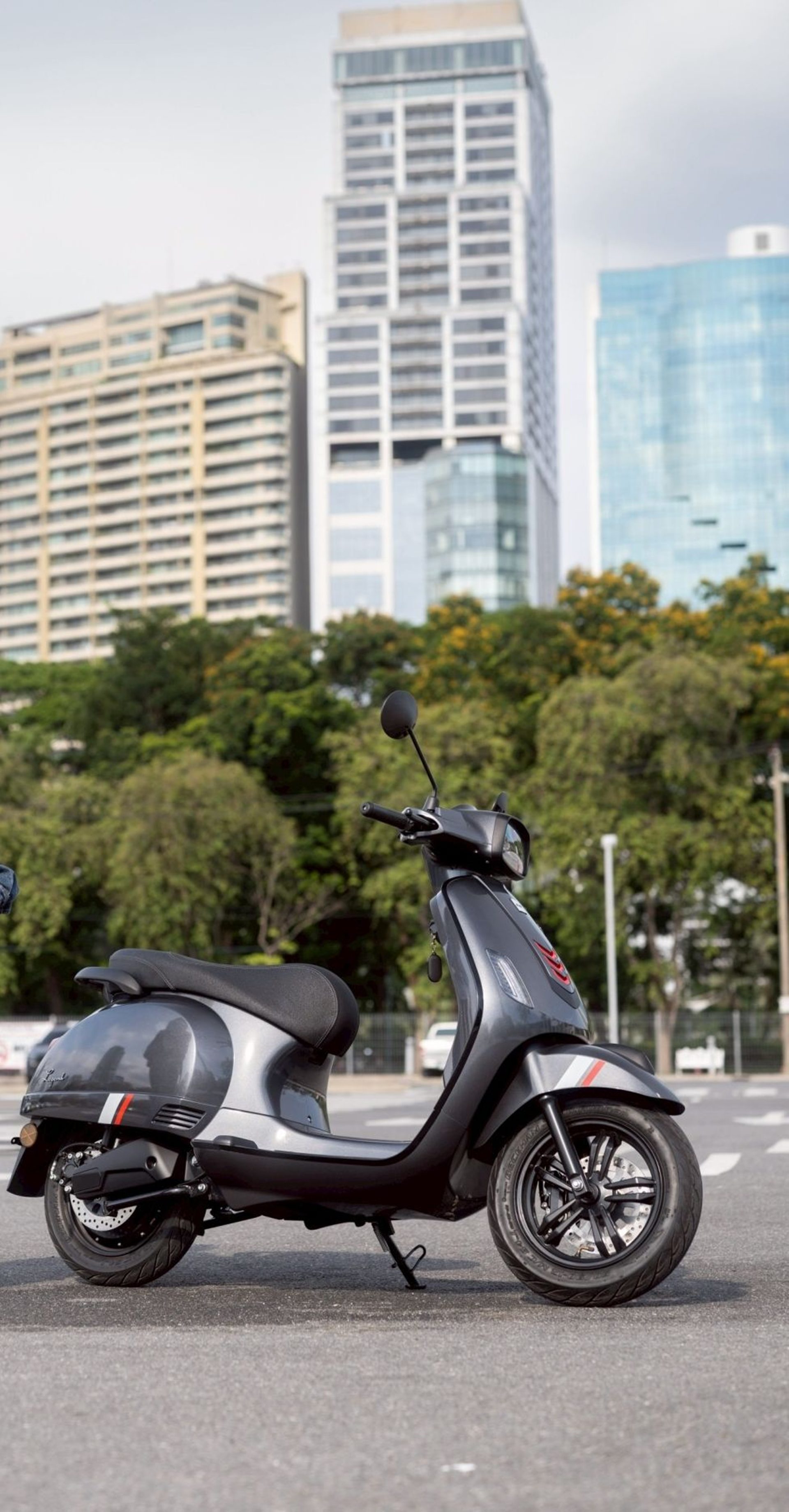 รูปภาพ อีเอ็ม EM Legend Pro (Standard) ปี 2025