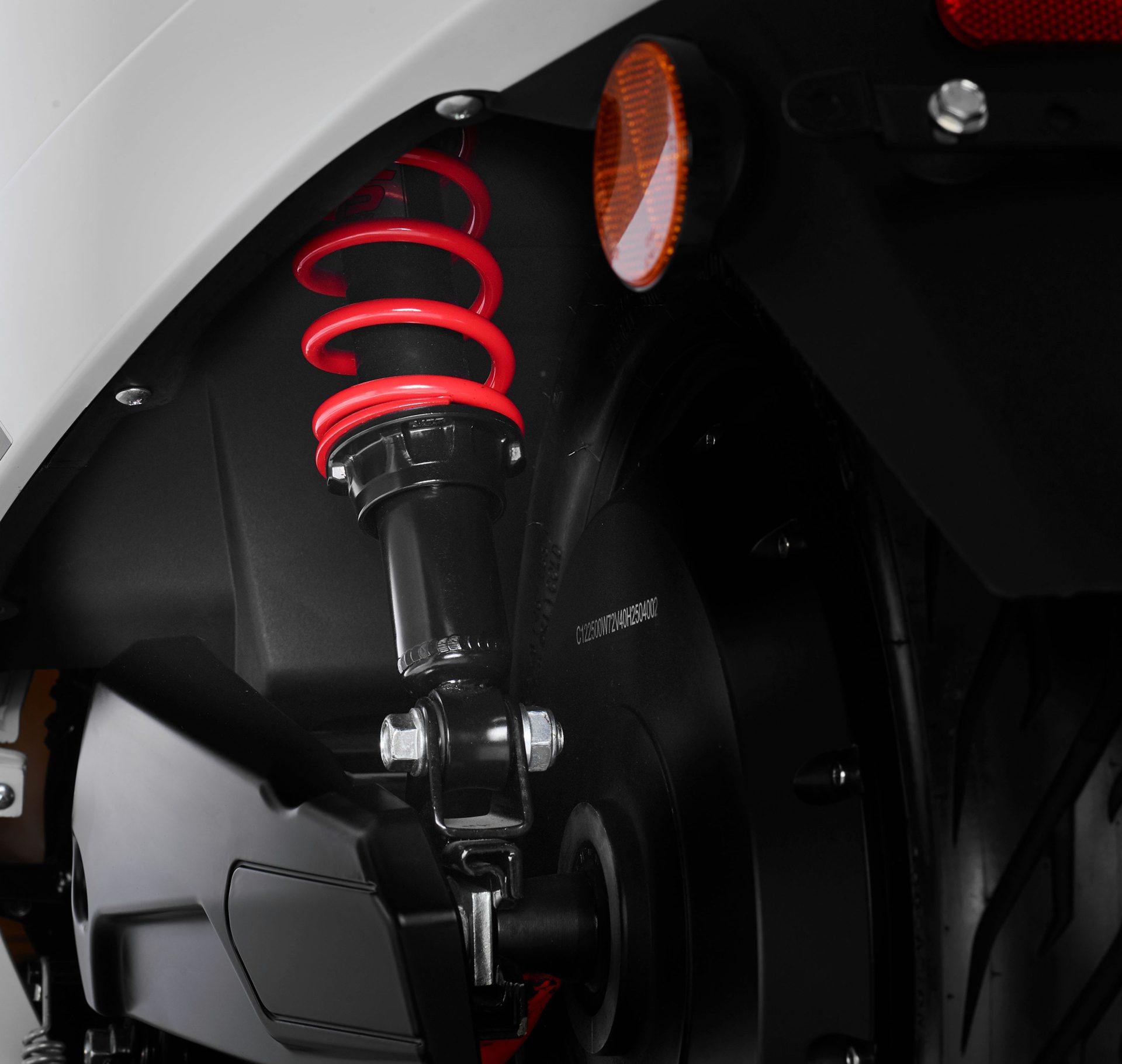 รูปภาพ อีเอ็ม EM Legend Pro (Standard) ปี 2025