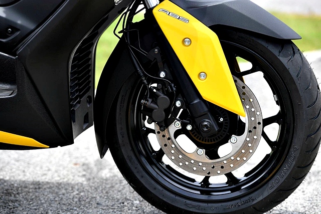 รูปภาพ ยามาฮ่า Yamaha XMAX 300 ปี 2017