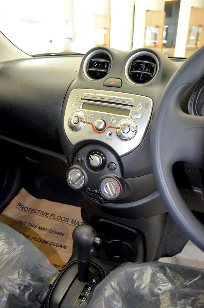 รูปภาพ นิสสัน Nissan March E ปี 2012