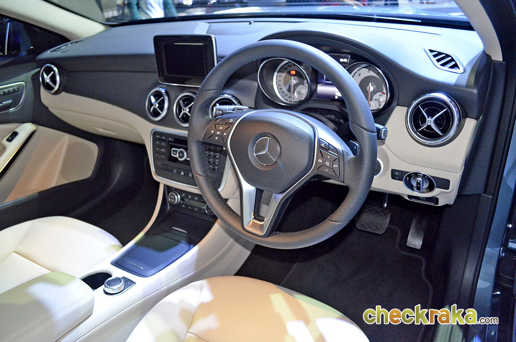 รูปภาพ เมอร์เซเดส-เบนซ์ Mercedes-benz GLA-Class GLA 200 Urban ปี 2014