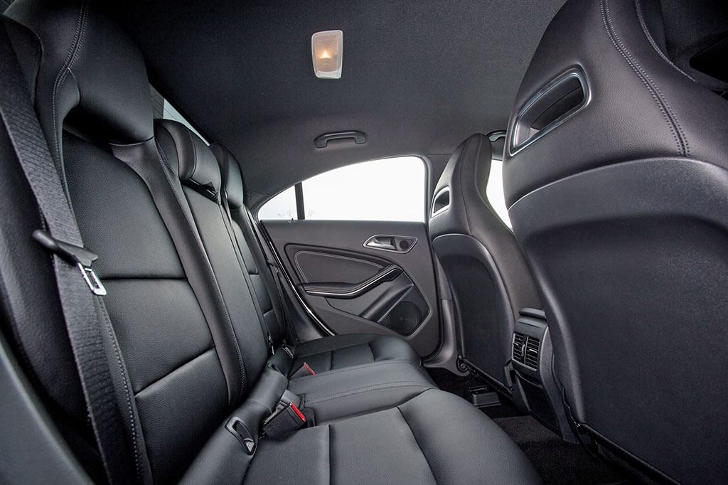 รูปภาพ เมอร์เซเดส-เบนซ์ Mercedes-benz CLA-Class CLA 200 Urban ปี 2015