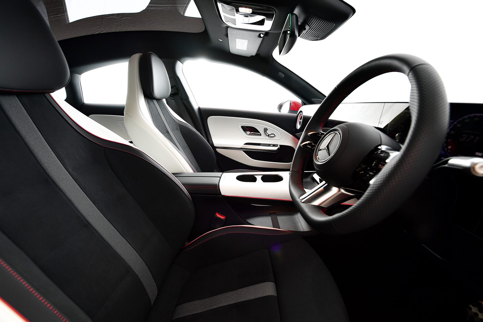 รูปภาพ เมอร์เซเดส-เบนซ์ Mercedes-benz CLA-Class CLA 250+ with EQ Technology ปี 2025