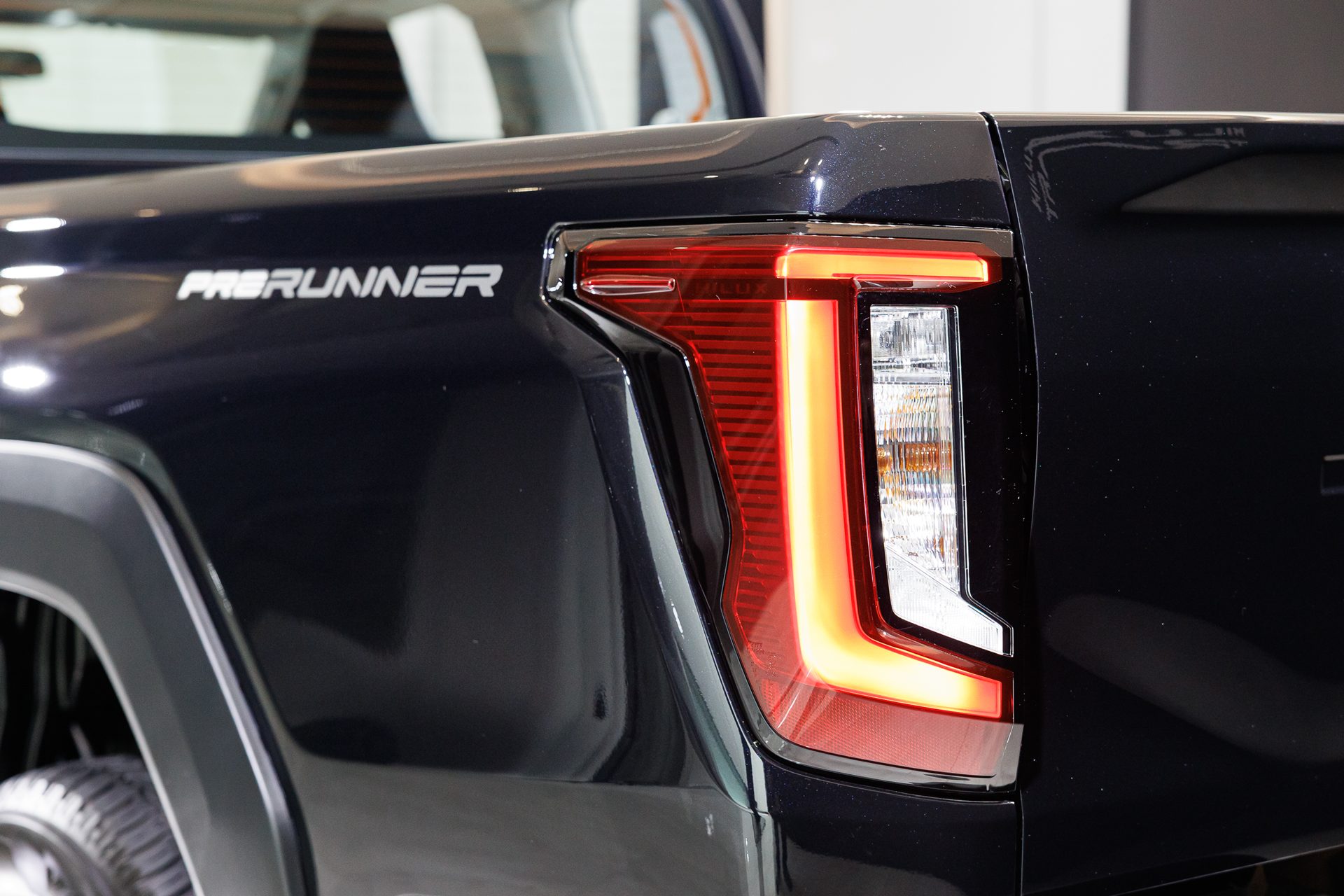 รูปภาพ โตโยต้า Toyota Hilux Travo Smart Cab Prerunner 2.8 Premium MT ปี 2025