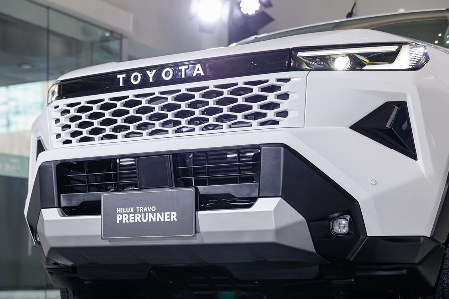 รูปภาพ โตโยต้า Toyota Hilux Travo Double Cab 4TREX 2.8 Premium MT ปี 2025