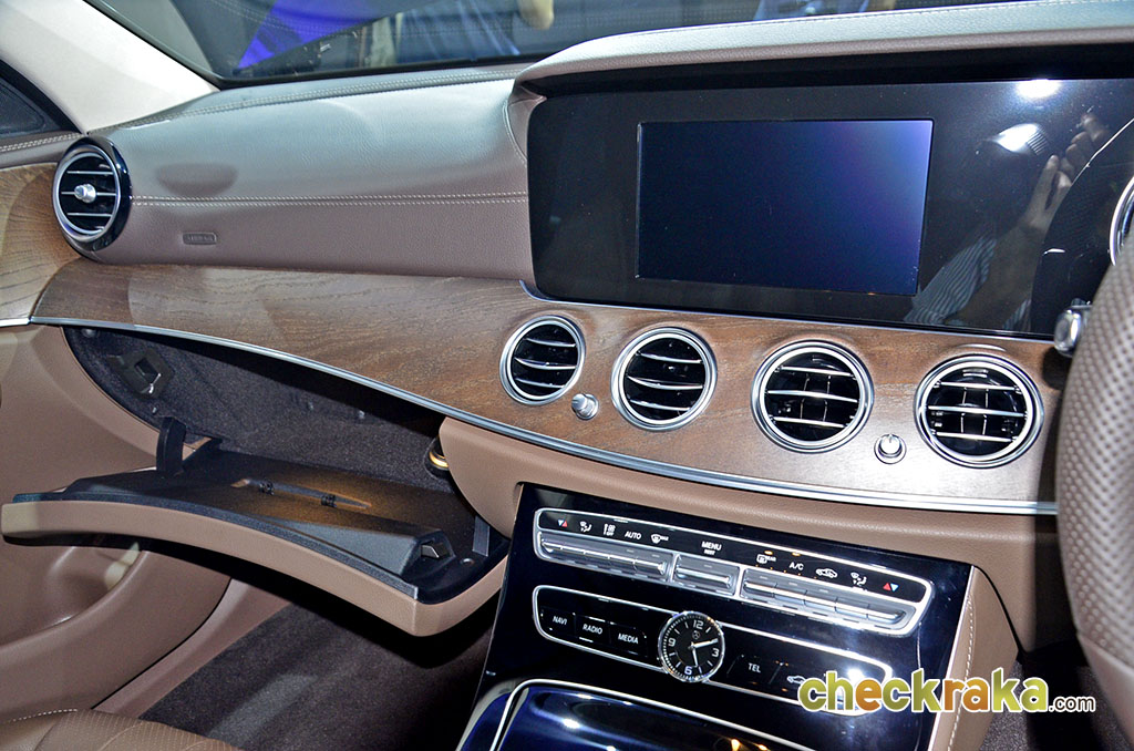 รูปภาพ เมอร์เซเดส-เบนซ์ Mercedes-benz E-Class E 220 D Exclusive ปี 2017