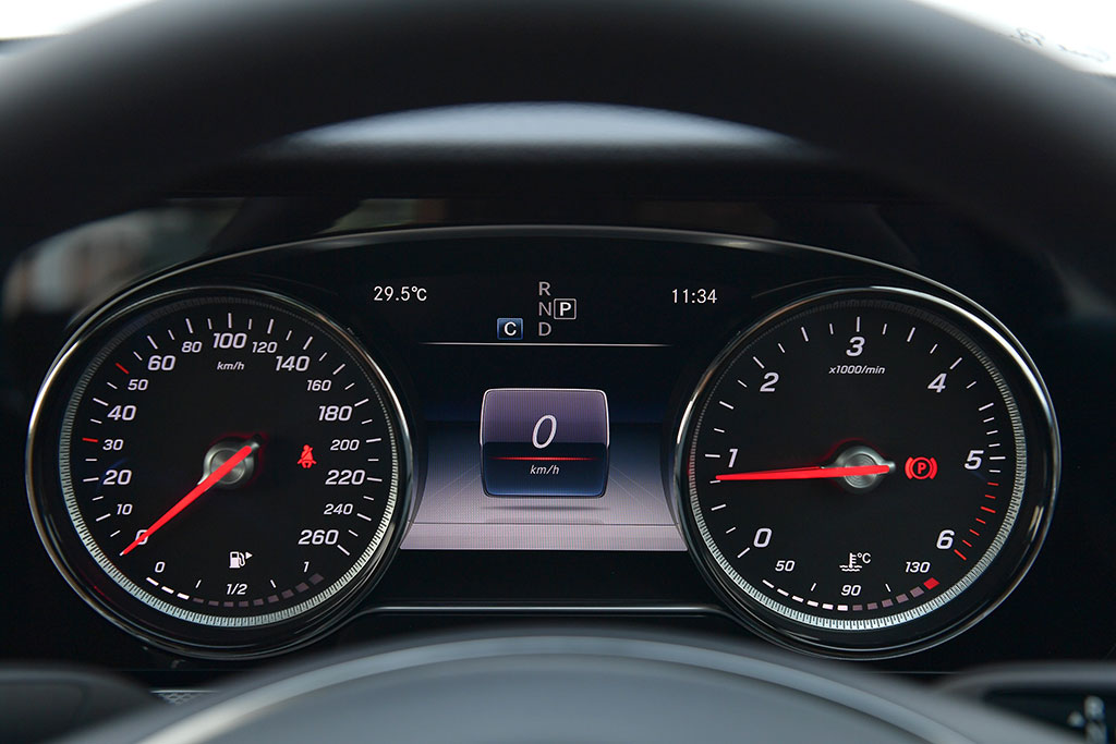 รูปภาพ เมอร์เซเดส-เบนซ์ Mercedes-benz E-Class E 220 D Avantgarde ปี 2017