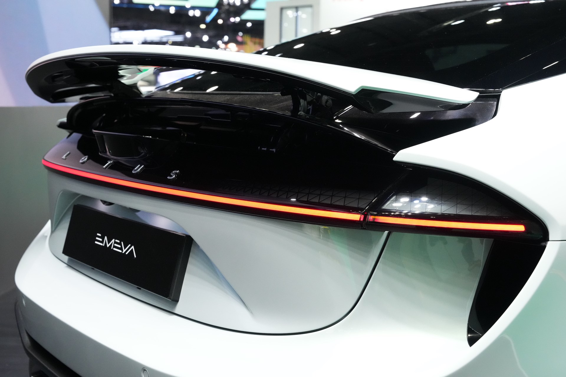 รูปภาพ โลตัส Lotus Emeya 600 GT SE ปี 2026