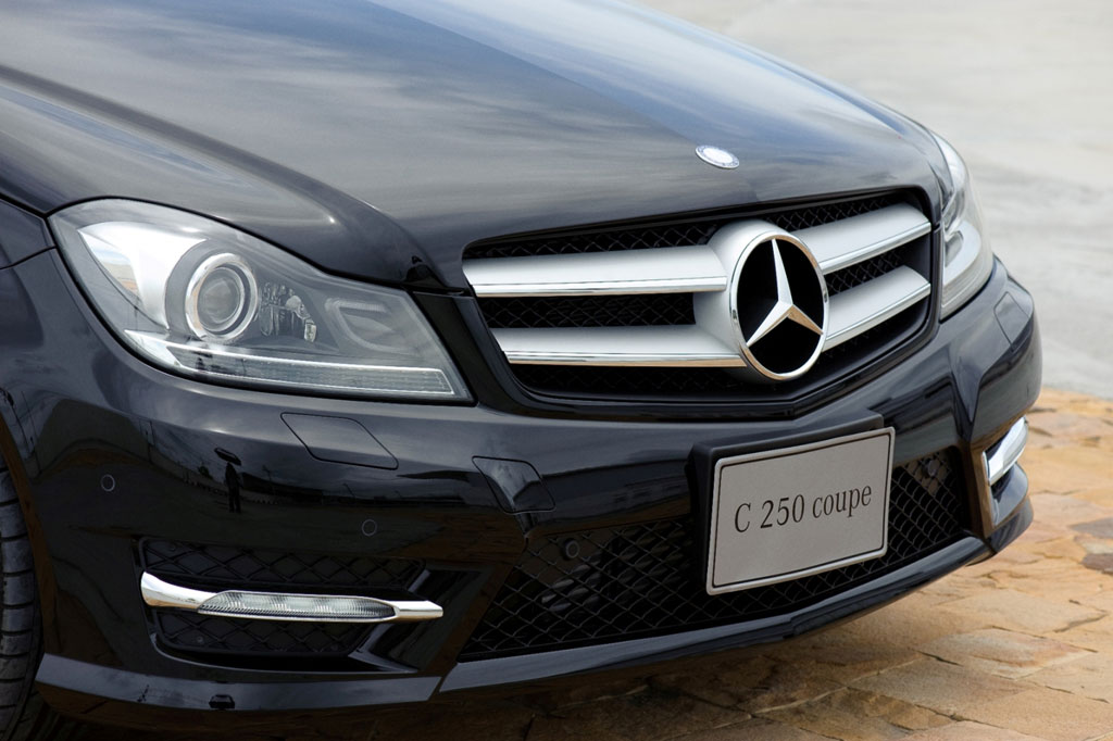 รูปภาพ เมอร์เซเดส-เบนซ์ Mercedes-benz C-Class C250 BlueEFFICIENCY Coupe Edition 1 ปี 2011