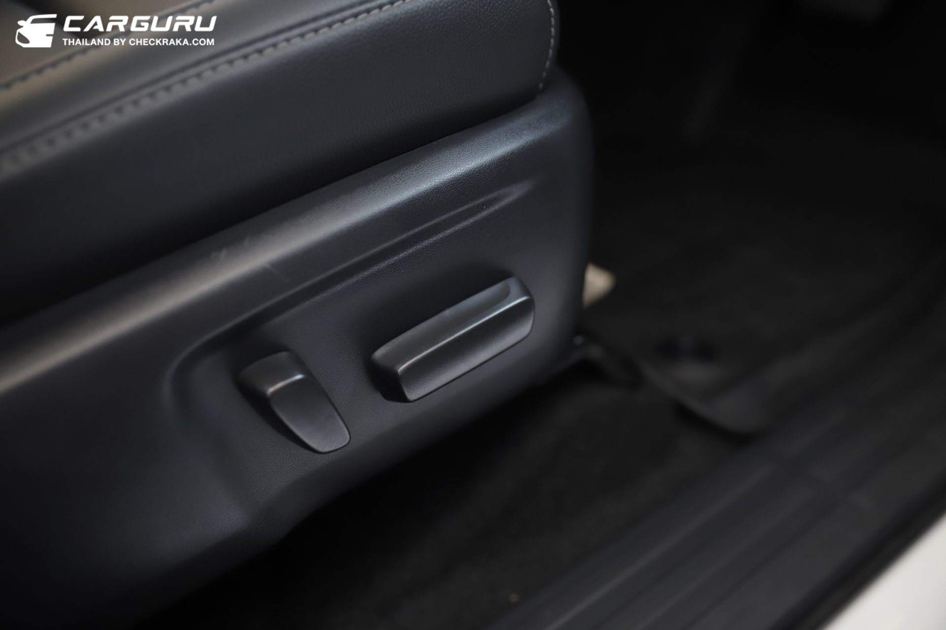 รูปภาพ โตโยต้า Toyota Land Cruiser FJ 4WD 2.7 ปี 2026