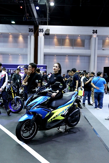 รูปภาพ ยามาฮ่า Yamaha Aerox 155 R Version MY18 ปี 2017