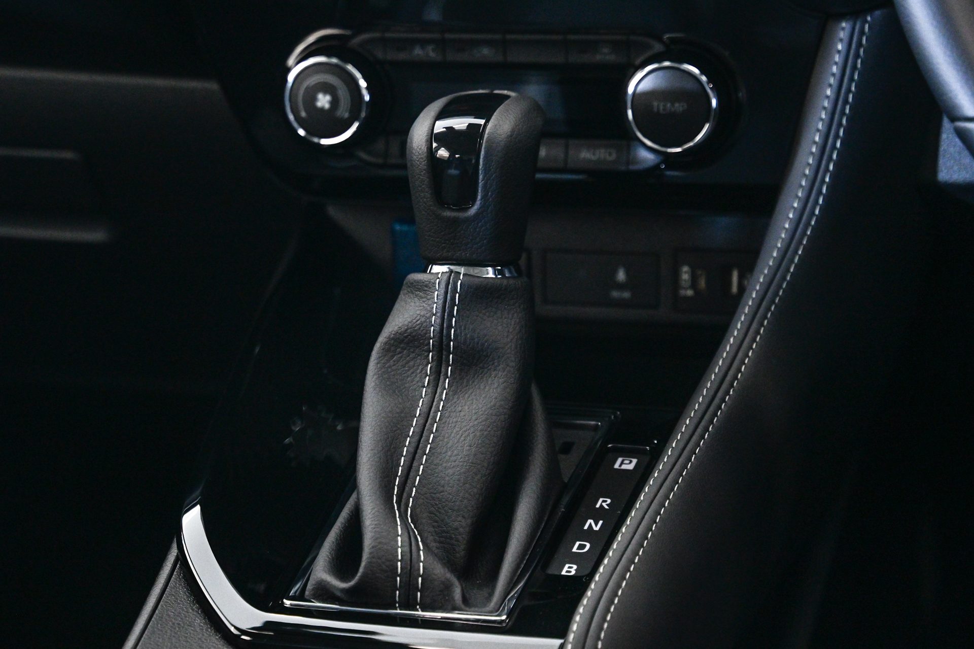 รูปภาพ โตโยต้า Toyota Yaris ATIV HEV Premium ปี 2025