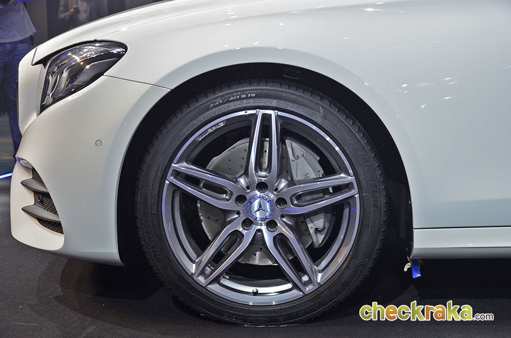 รูปภาพ เมอร์เซเดส-เบนซ์ Mercedes-benz E-Class E 220 D AMG Dynamic ปี 2017