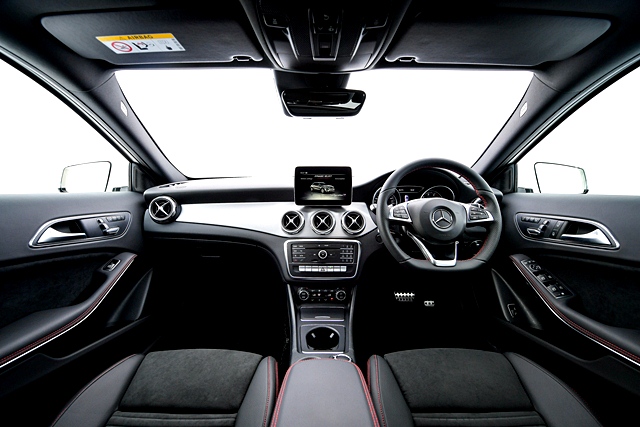 รูปภาพ เมอร์เซเดส-เบนซ์ Mercedes-benz GLA-Class GLA 250 AMG Dynamic MY2017 ปี 2017