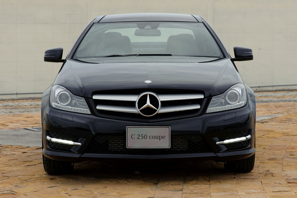 รูปภาพ เมอร์เซเดส-เบนซ์ Mercedes-benz C-Class C250 BlueEFFICIENCY Coupe Edition 1 ปี 2011