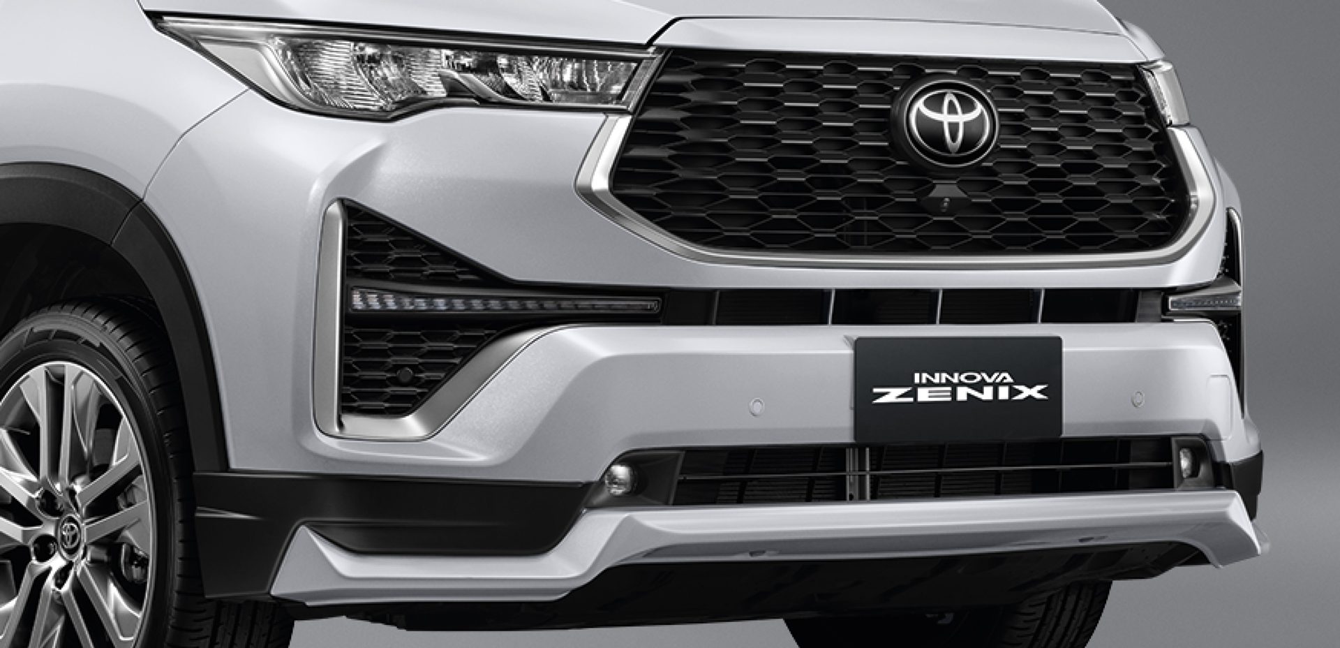 รูปภาพ โตโยต้า Toyota Innova Zenix HEV Premium ปี 2025