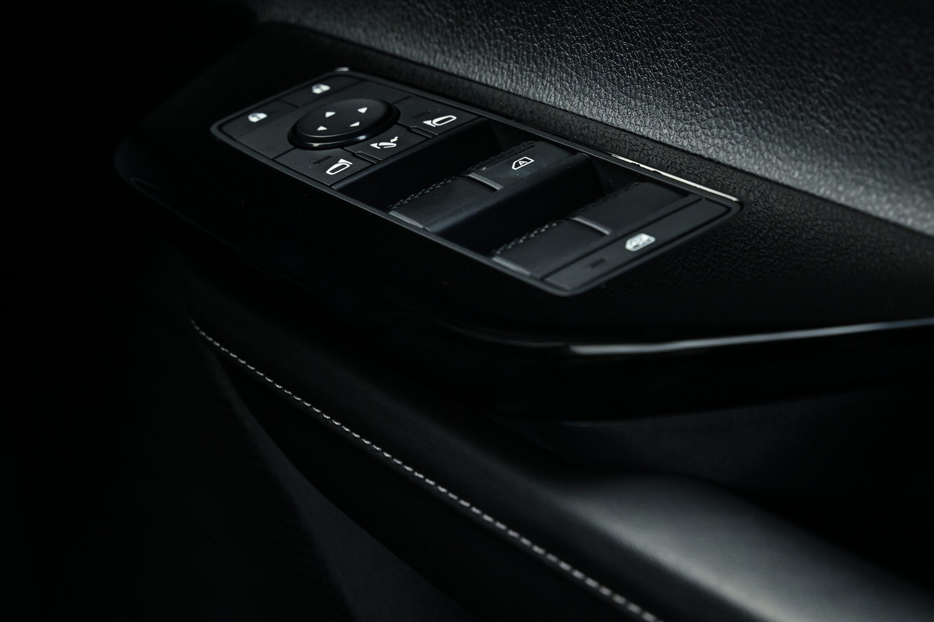 รูปภาพ มิตซูบิชิ Mitsubishi Xforce HEV Ignite ปี 2025