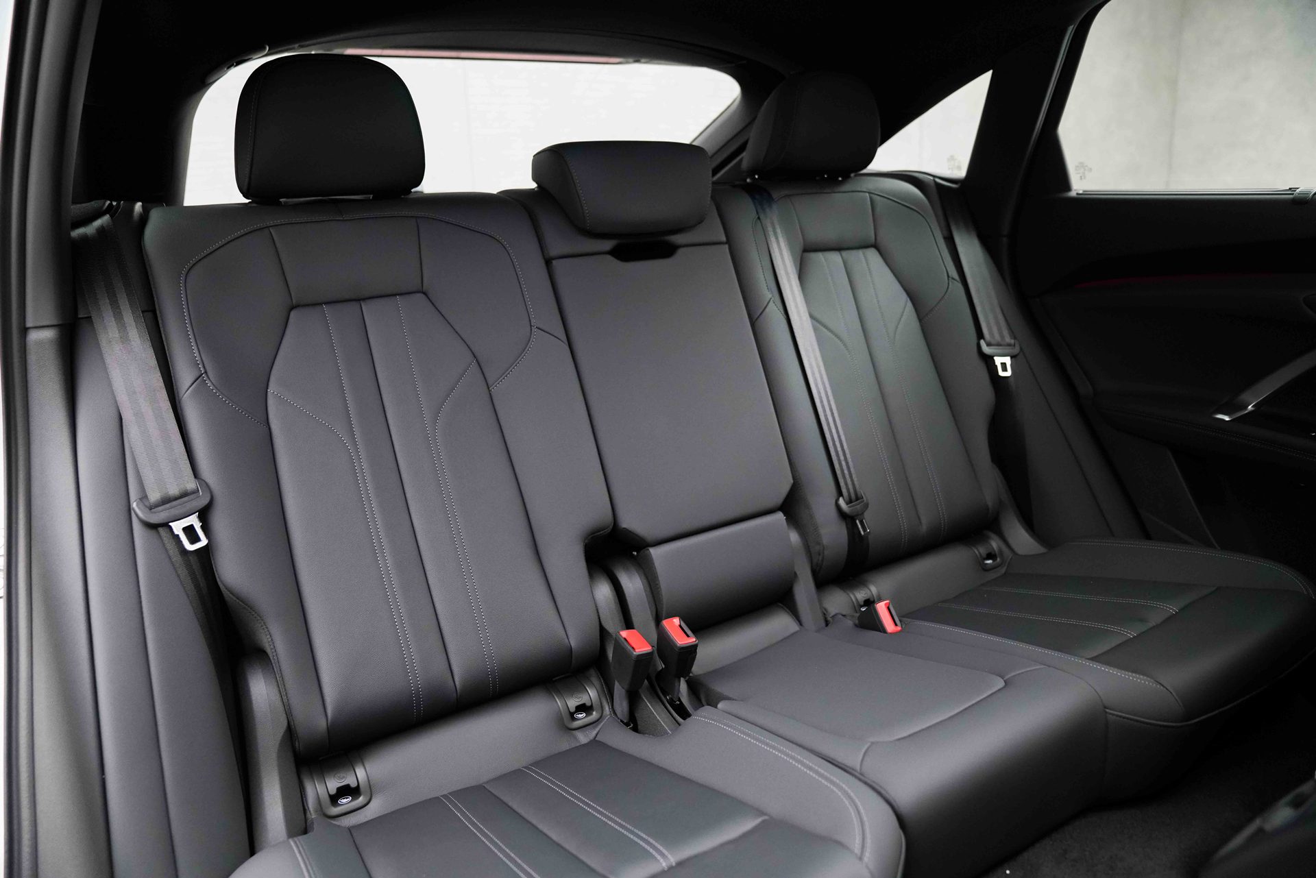 รูปภาพ อาวดี้ Audi Q5 Sportback e hybrid quattro Tech Pro ปี 2025