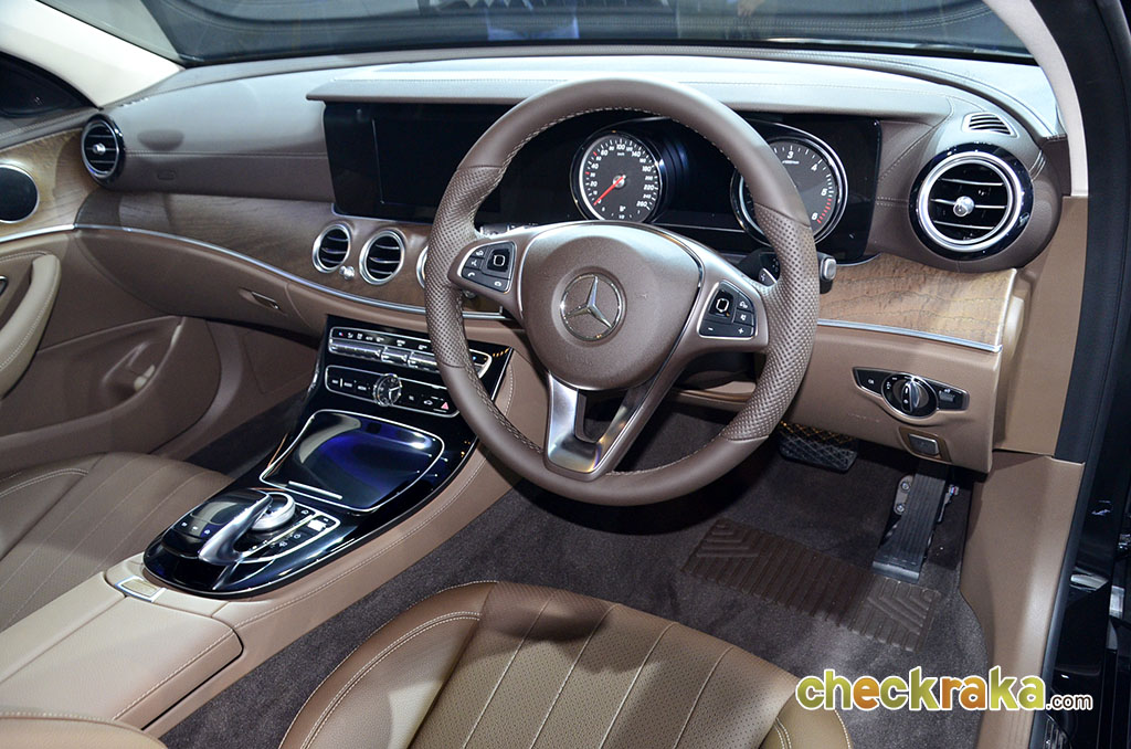 รูปภาพ เมอร์เซเดส-เบนซ์ Mercedes-benz E-Class E 220 D Exclusive ปี 2017