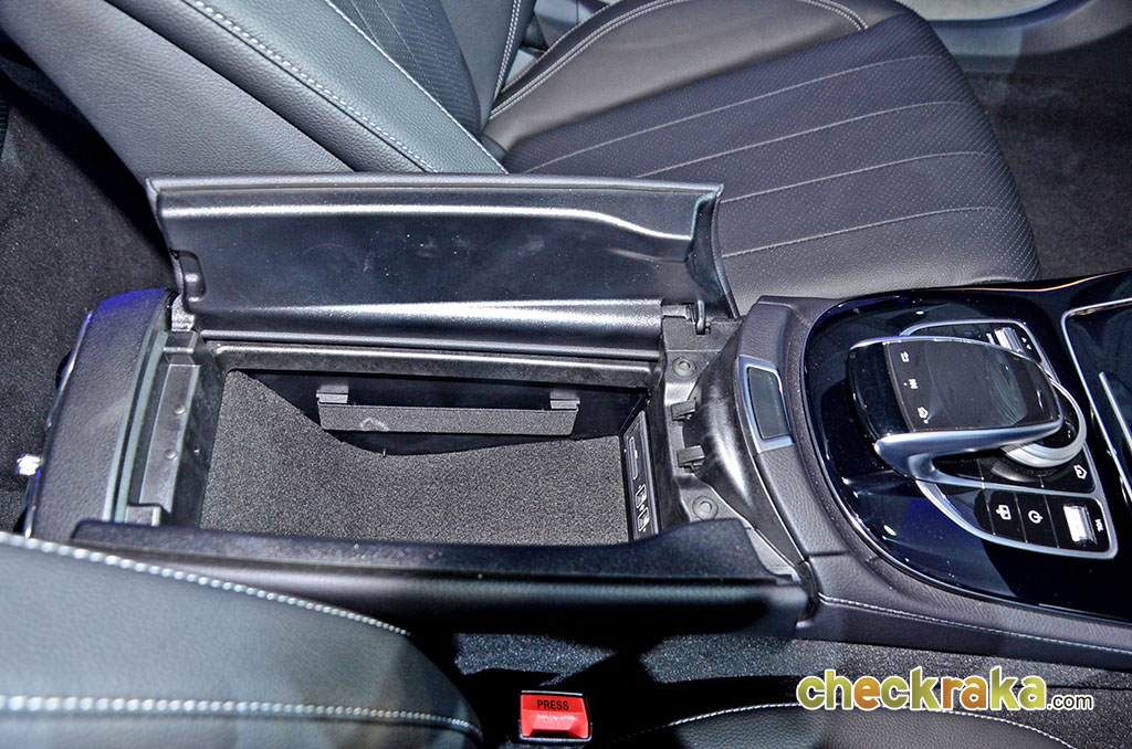 รูปภาพ เมอร์เซเดส-เบนซ์ Mercedes-benz E-Class E 220 D Avantgarde ปี 2017