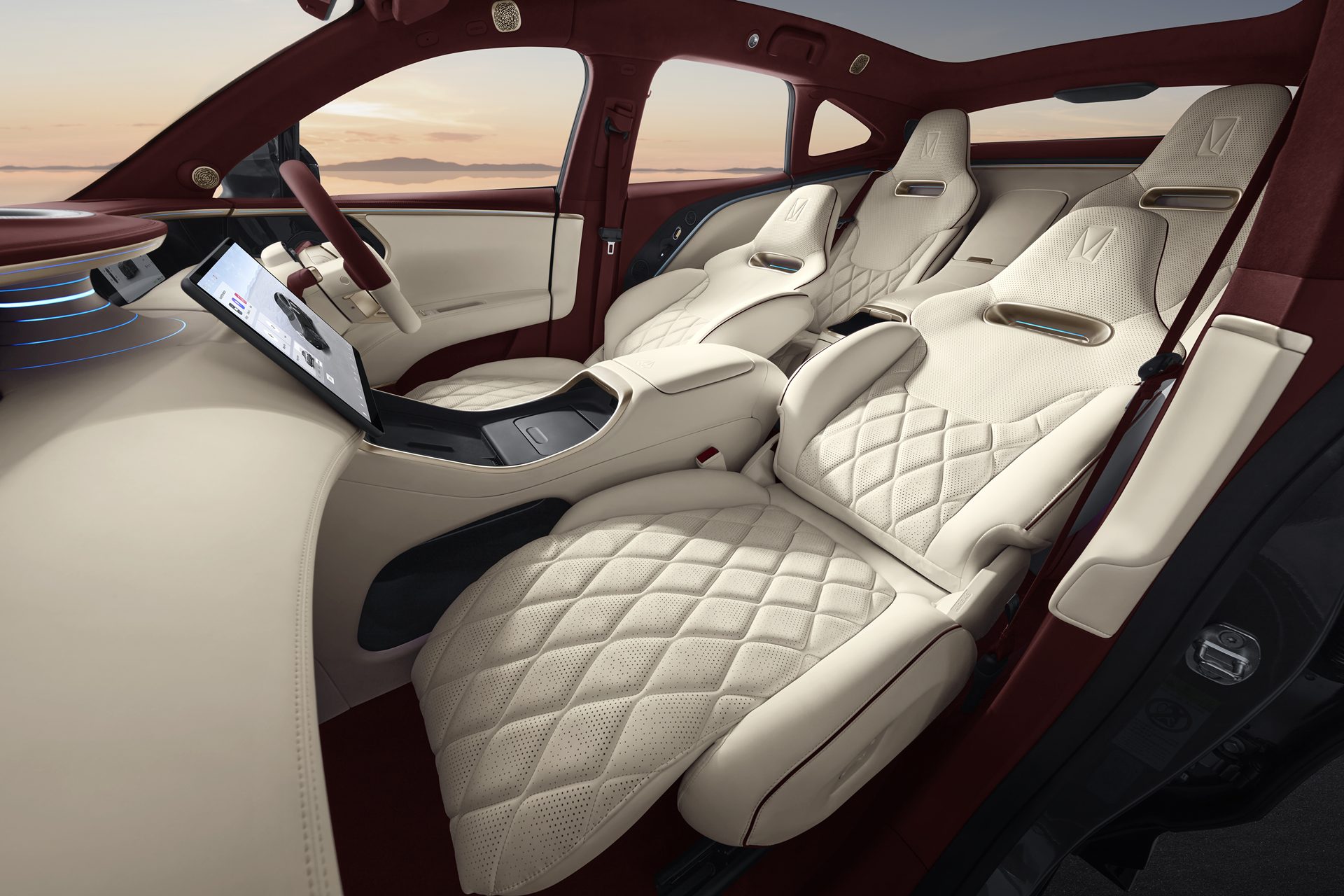 รูปภาพ อวาตาร์ AVATR 11 Royal Edition ปี 2025