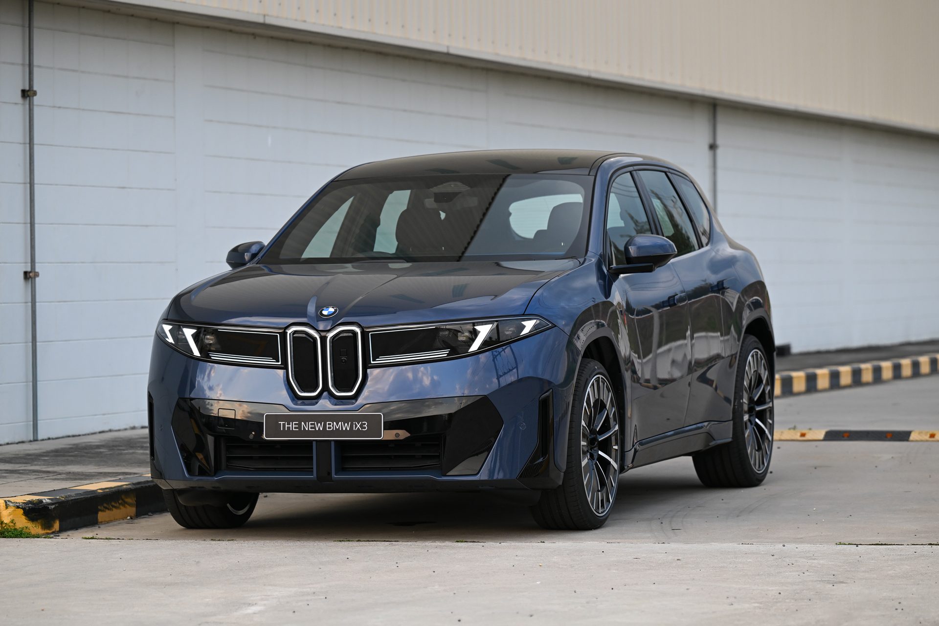 รูปภาพ บีเอ็มดับเบิลยู BMW i iX3 50 xDrive M Sport ปี 2026