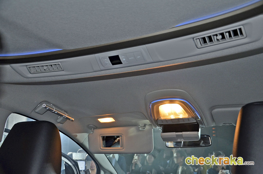 รูปภาพ โตโยต้า Toyota Innova Crysta 2.8 V A/T ปี 2016