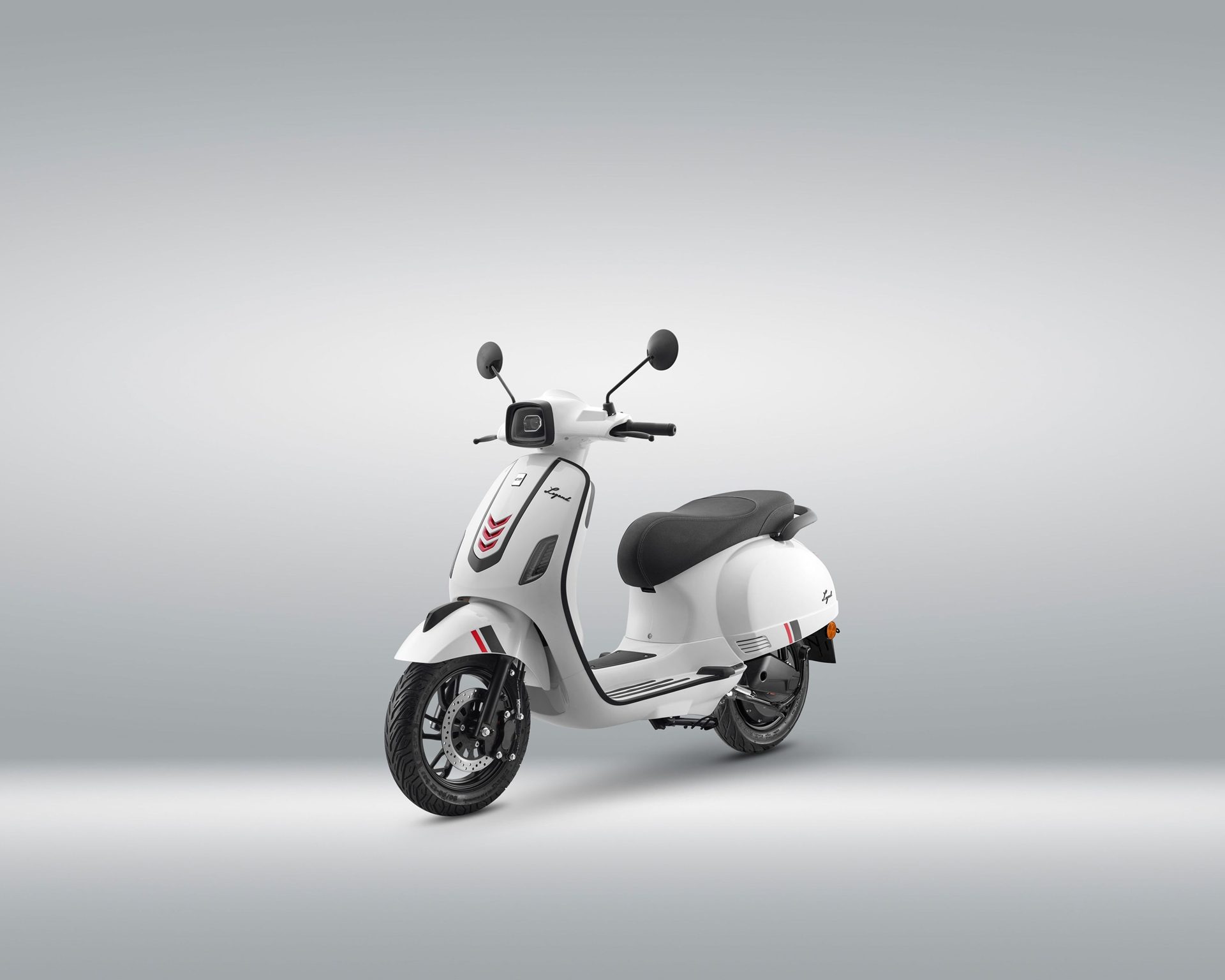 รูปภาพ อีเอ็ม EM Legend Pro (Standard) ปี 2025