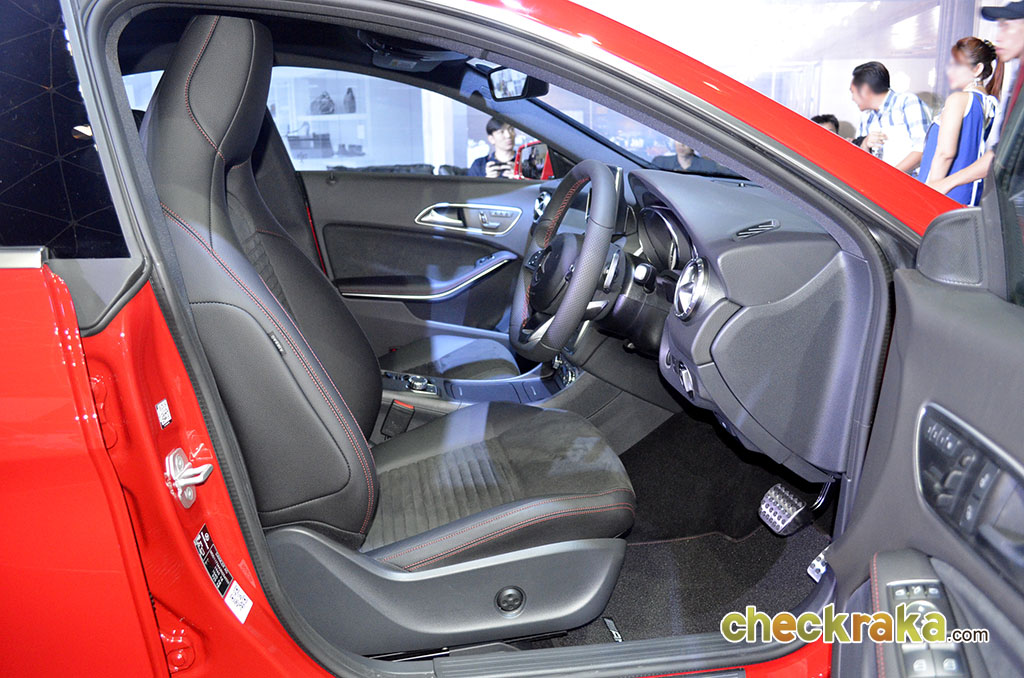 รูปภาพ เมอร์เซเดส-เบนซ์ Mercedes-benz CLA-Class CLA 250 AMG Dynamic ปี 2015