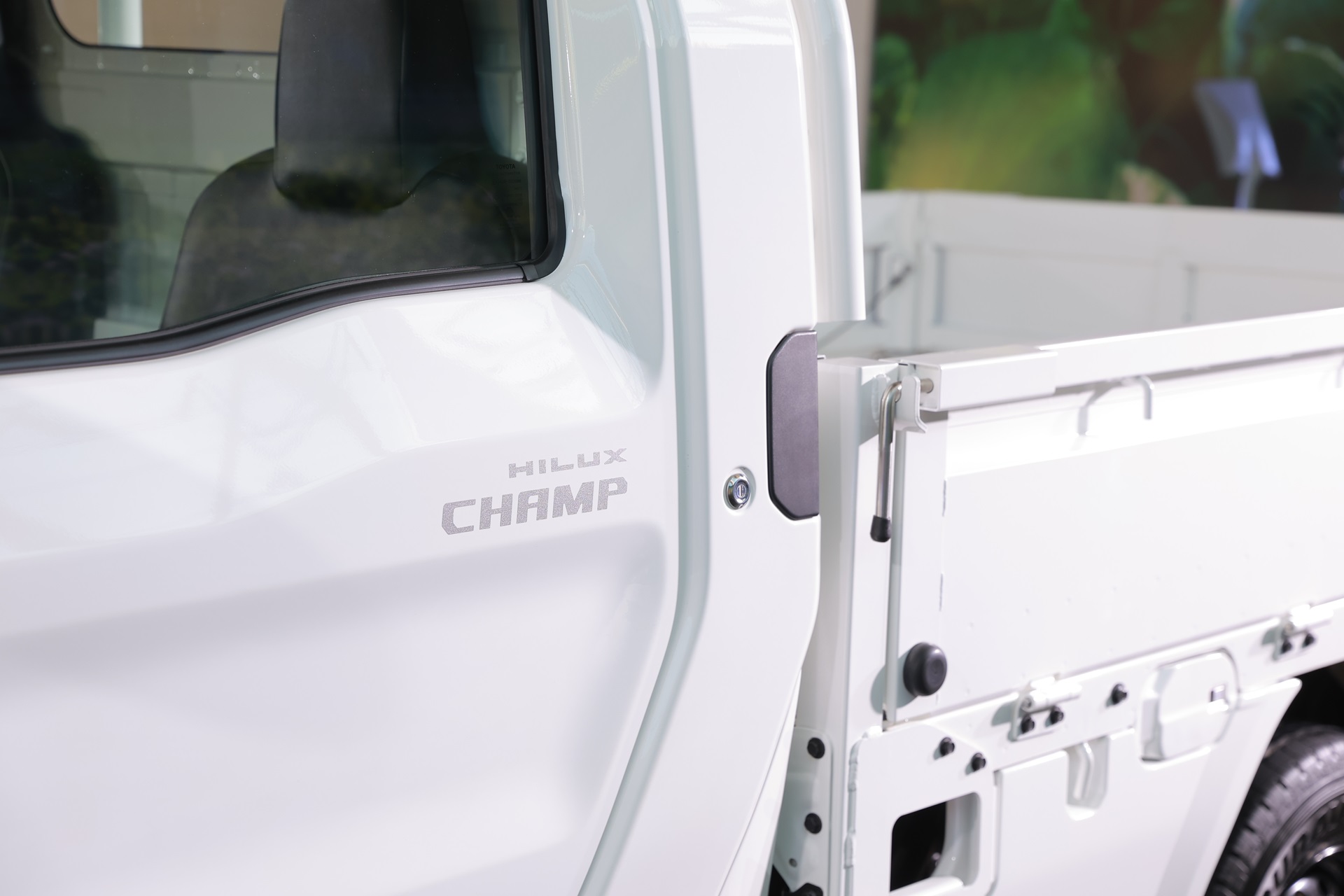 รูปภาพ โตโยต้า Toyota Hiliux Champ 2.4 Diesel AT LWB ปี 2025