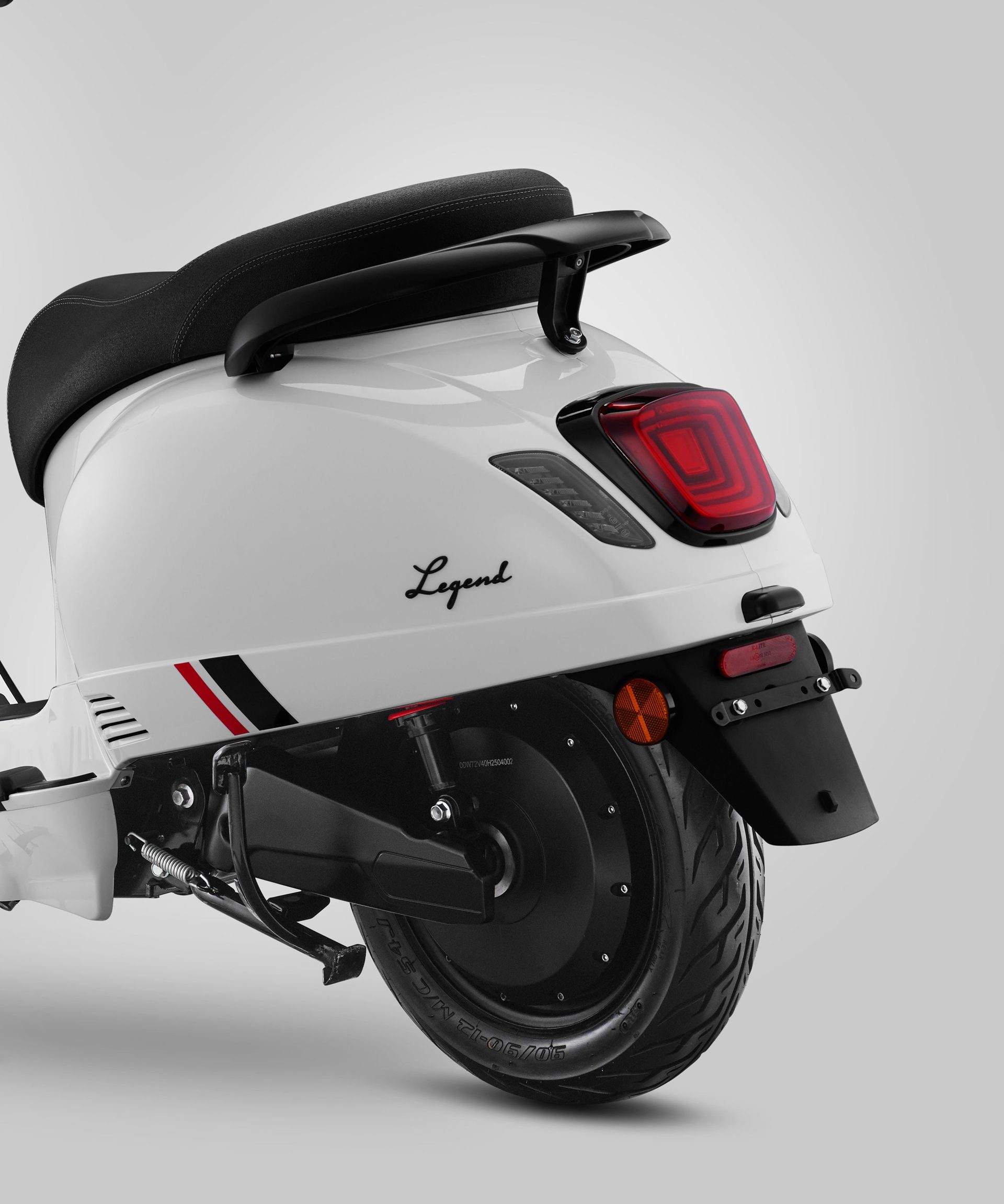 รูปภาพ อีเอ็ม EM Legend Pro (Standard) ปี 2025