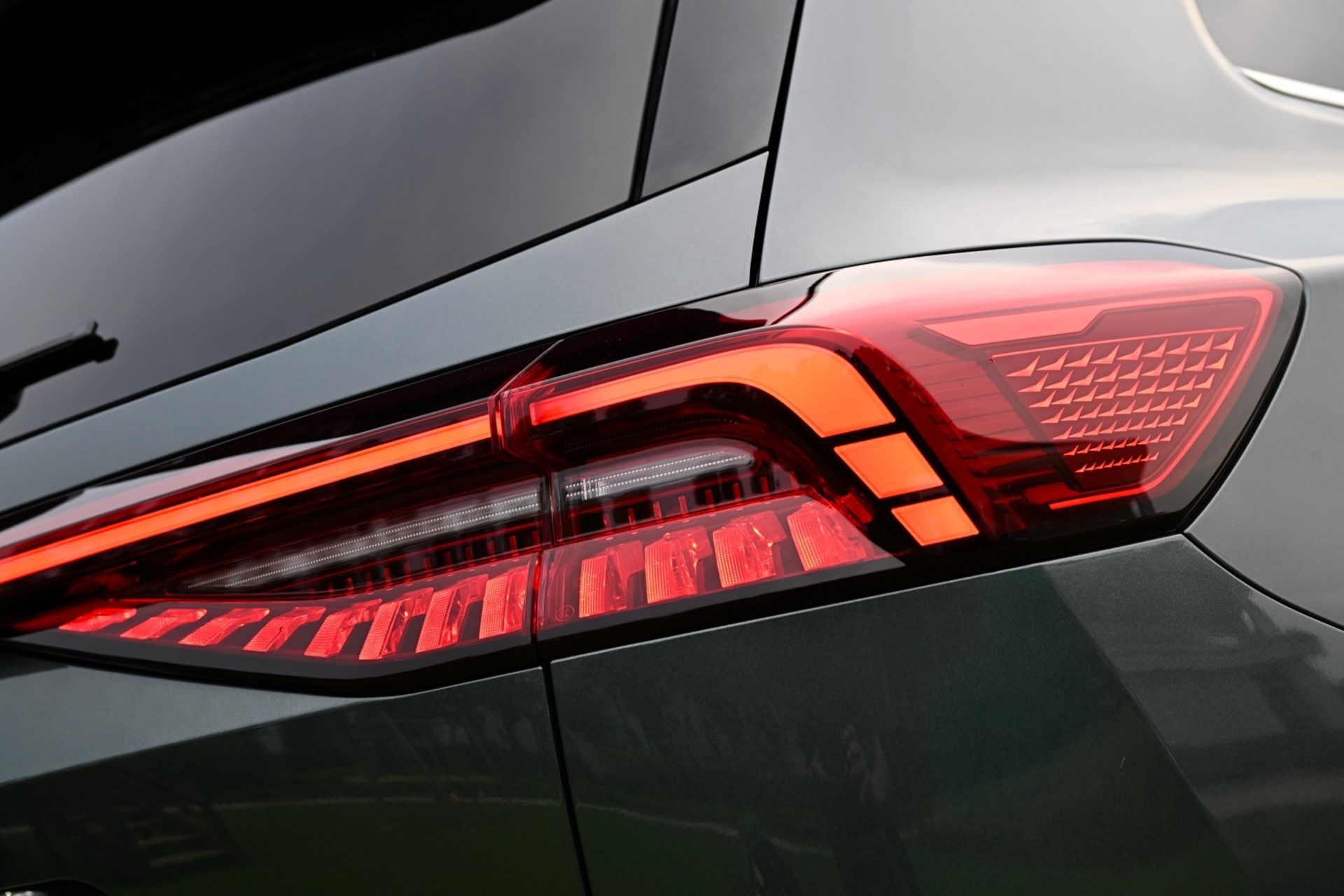 รูปภาพ เฌอรี่ Chery Tiggo8 CSH PHEV 2WD ESTEEM ปี 2025