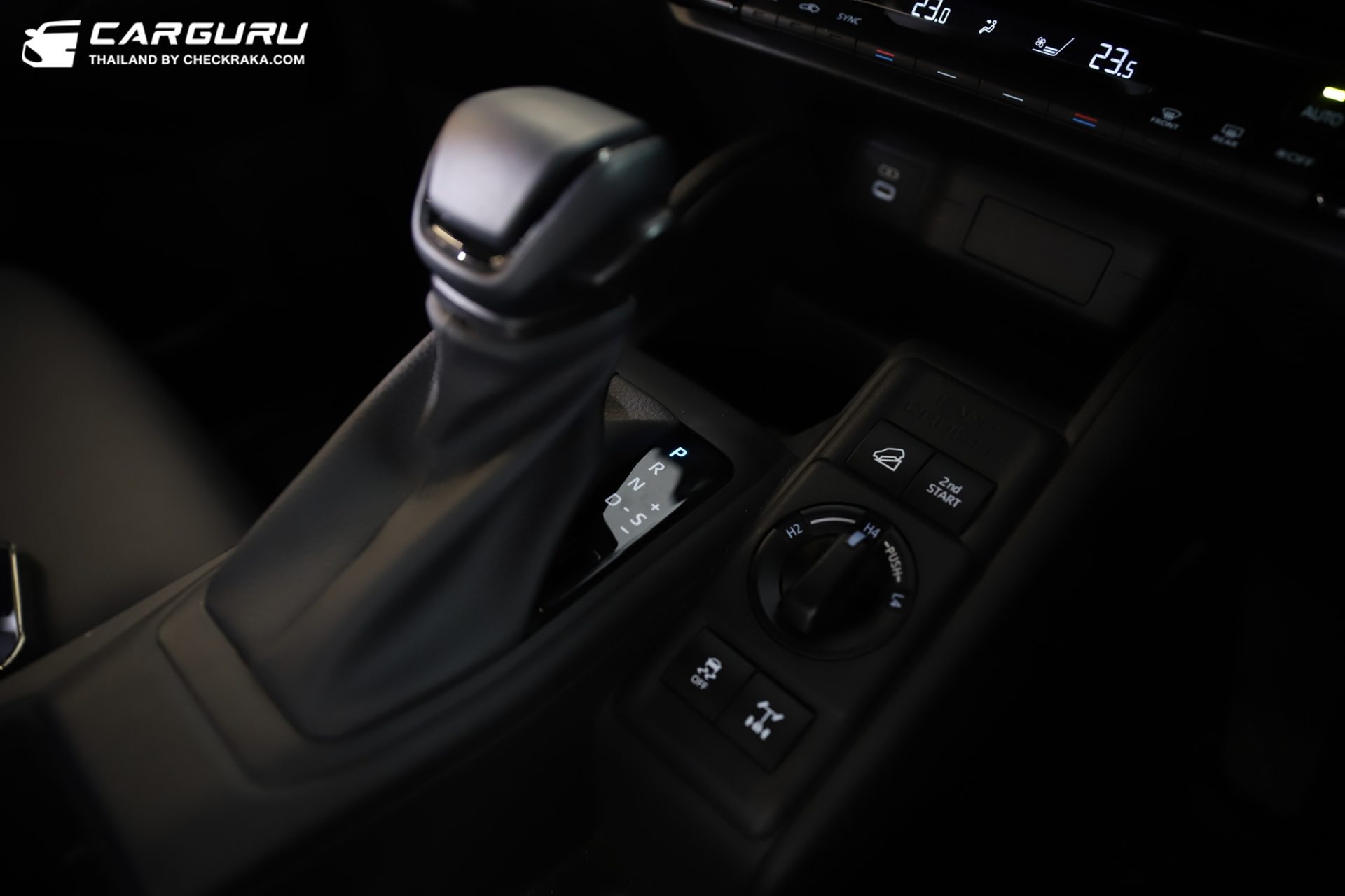 รูปภาพ โตโยต้า Toyota Land Cruiser FJ 4WD 2.7 ปี 2026