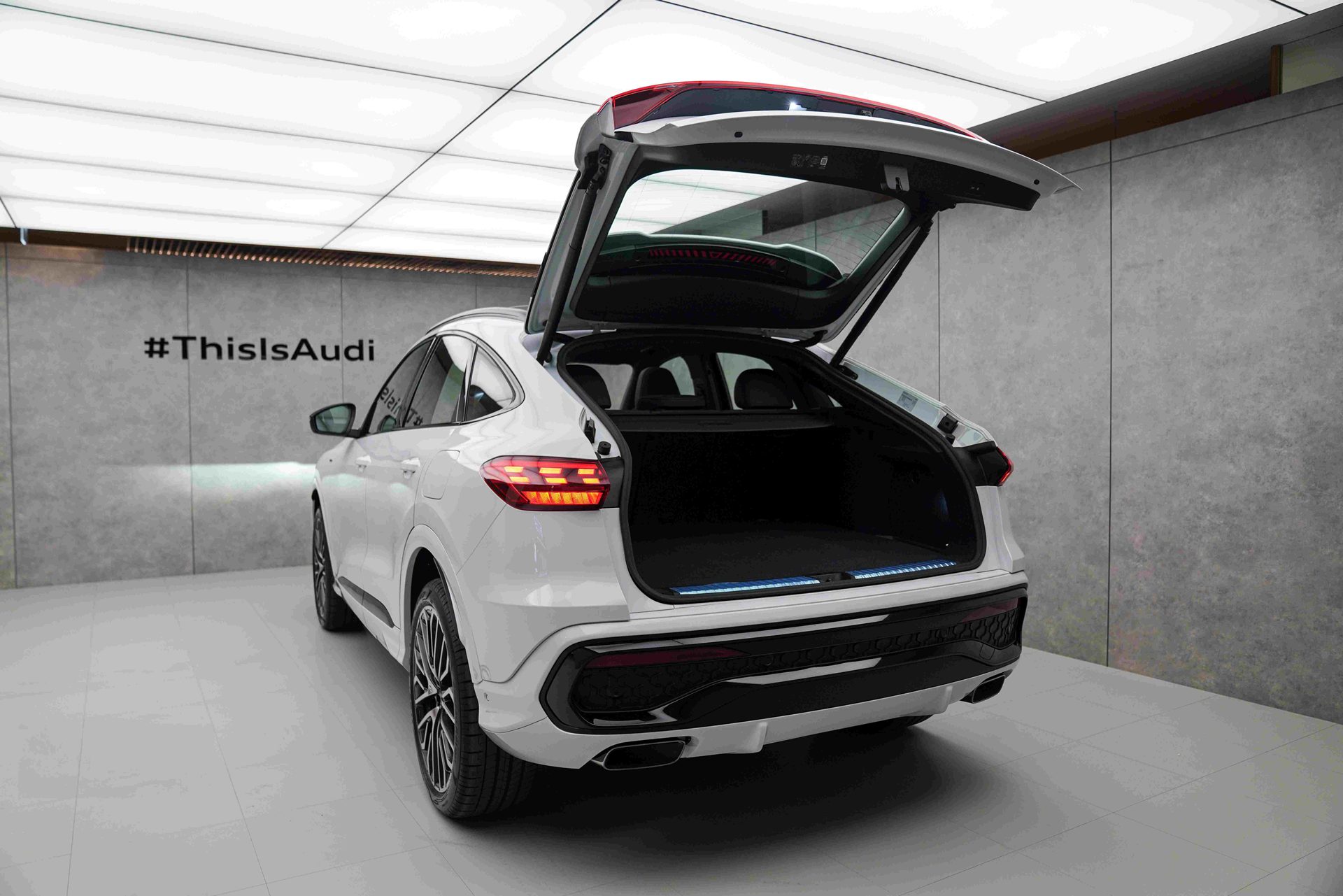 รูปภาพ อาวดี้ Audi Q5 Sportback e hybrid quattro Tech Pro ปี 2025