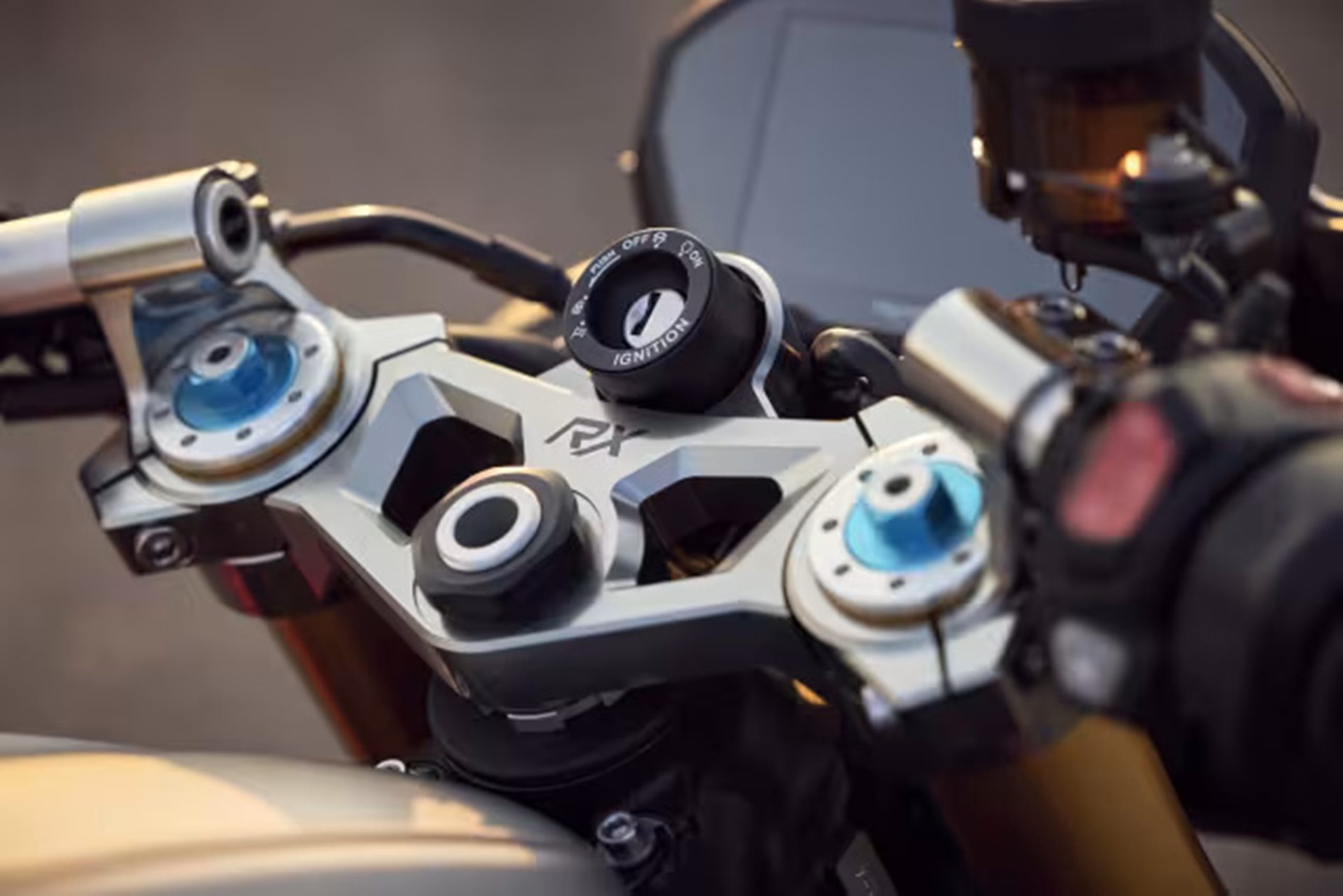 รูปภาพ ไทรอัมพ์ Triumph Street Triple 765 RX ปี 2025