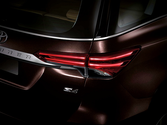 รูปภาพ โตโยต้า Toyota Fortuner 2.8V 4WD AT MY2017 ปี 2017