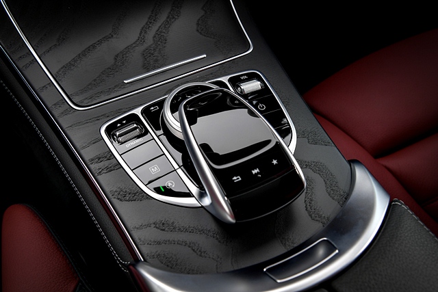 รูปภาพ เมอร์เซเดส-เบนซ์ Mercedes-benz GLC-Class GLC 220 d AMG Dynamic ปี 2017