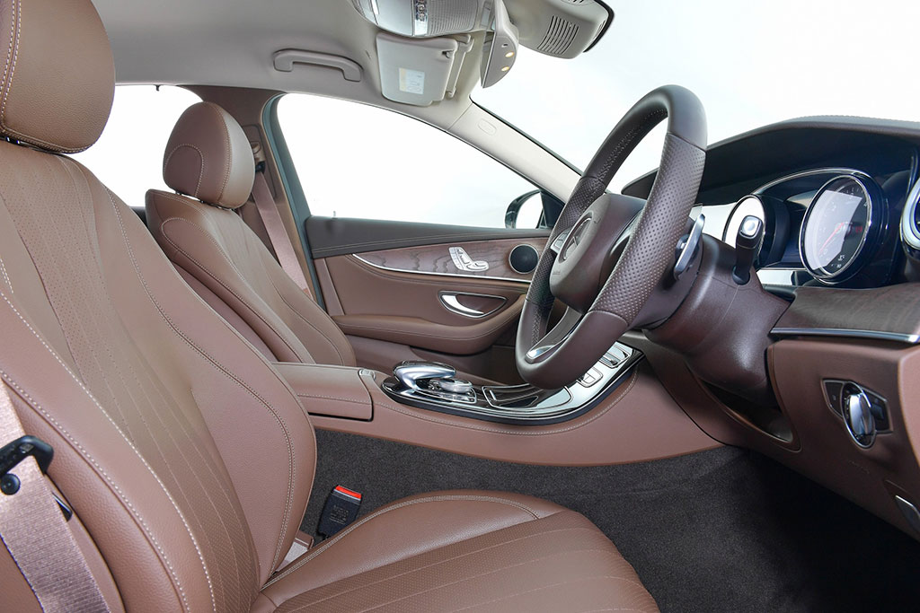 รูปภาพ เมอร์เซเดส-เบนซ์ Mercedes-benz E-Class E 220 D Exclusive ปี 2017