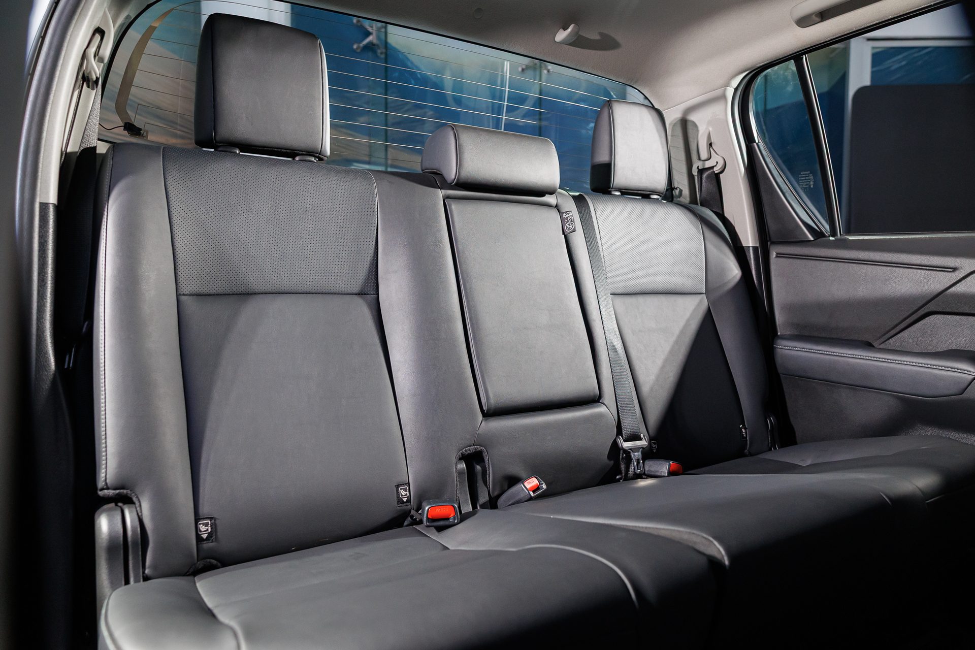 รูปภาพ โตโยต้า Toyota Hilux Travo -e Double Cab 4TREX ปี 2025