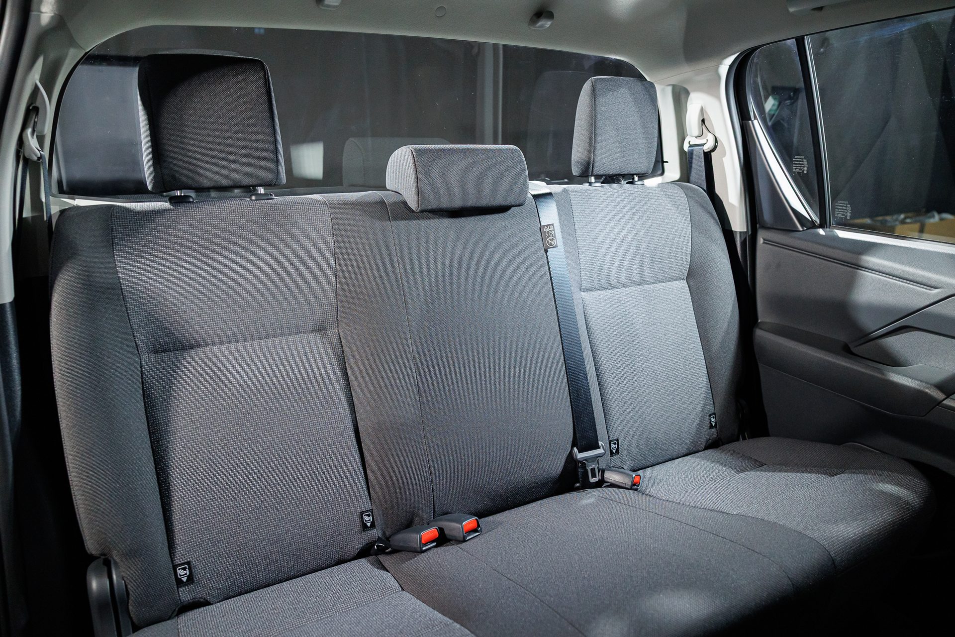 รูปภาพ โตโยต้า Toyota Hilux Travo Double Cab 4TREX 2.8 Premium MT ปี 2025