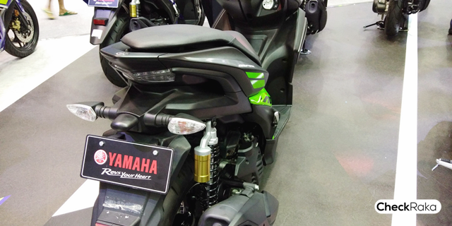 รูปภาพ ยามาฮ่า Yamaha Aerox 155 R Version MY18 ปี 2017