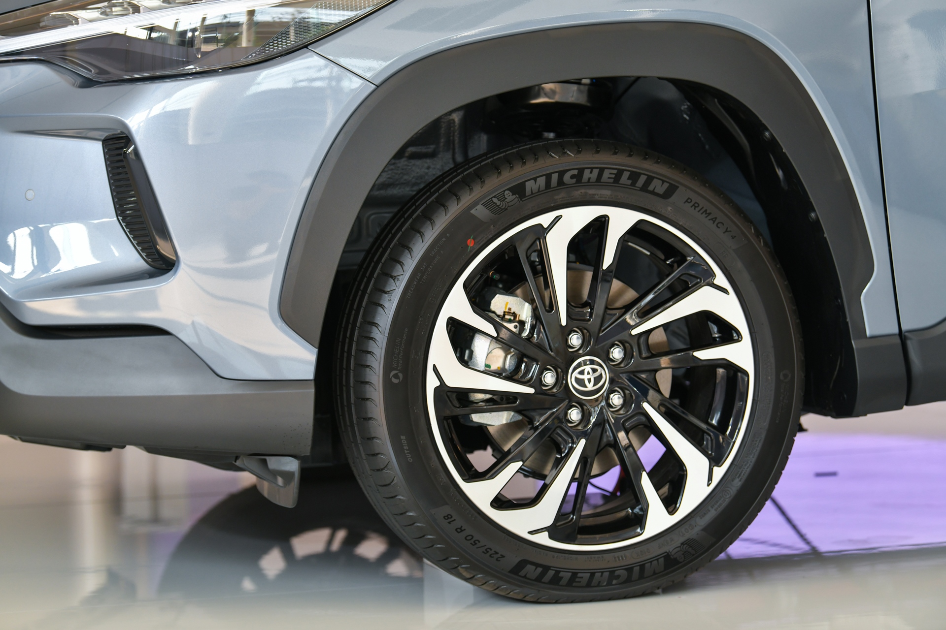 รูปภาพ โตโยต้า Toyota Corolla Cross HEV Premium ปี 2026