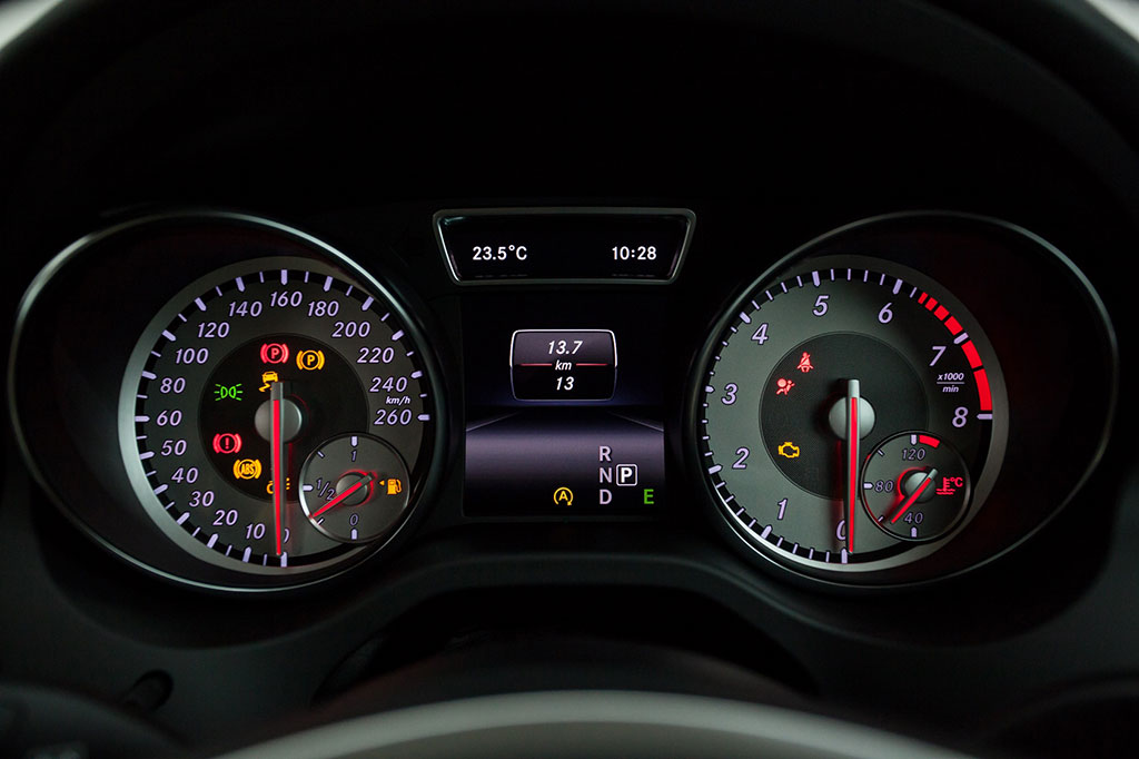 รูปภาพ เมอร์เซเดส-เบนซ์ Mercedes-benz GLA-Class GLA 200 Urban ปี 2014