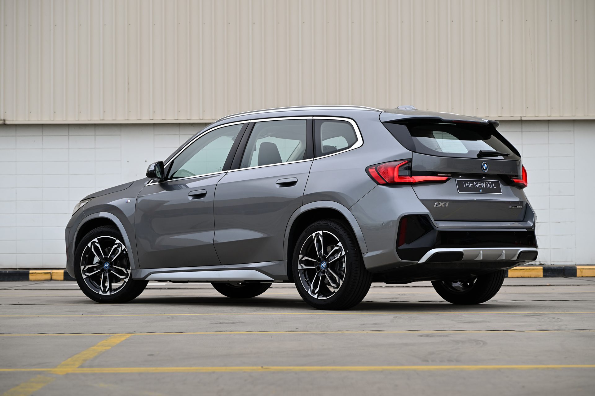 รูปภาพ บีเอ็มดับเบิลยู BMW i X1 eDrive20L M Sport ปี 2025