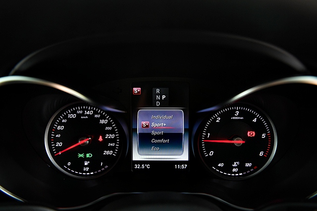 รูปภาพ เมอร์เซเดส-เบนซ์ Mercedes-benz GLC-Class GLC 220 d AMG Dynamic ปี 2017