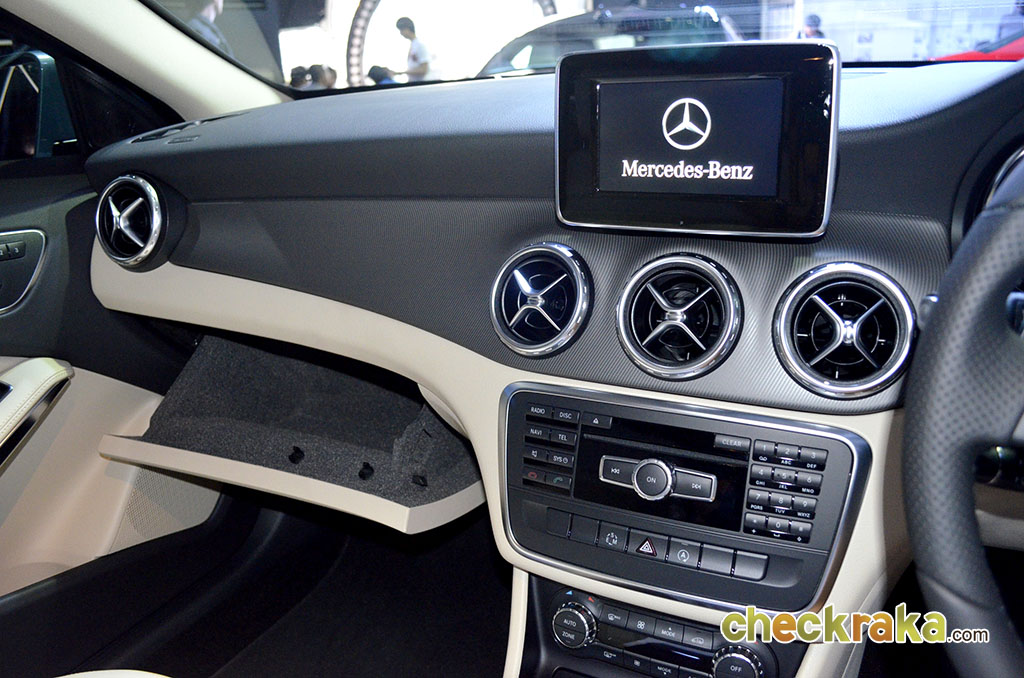 รูปภาพ เมอร์เซเดส-เบนซ์ Mercedes-benz GLA-Class GLA 200 Urban ปี 2014